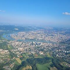 Flugwegposition um 16:25:29: Aufgenommen in der Nähe von Linz, Österreich in 997 Meter
